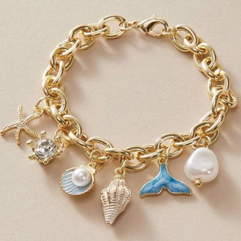 Gold Seashell Charm Bracelet
